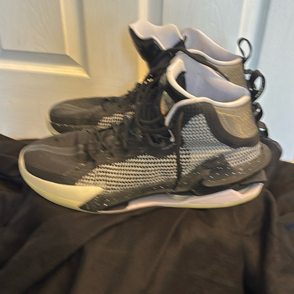 Nike - Picture 3 of 6